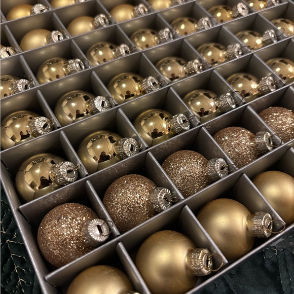 ✨🎄GlucksteinHome Gold Holiday Ornaments (Set of 49) - Picture 4 of 7